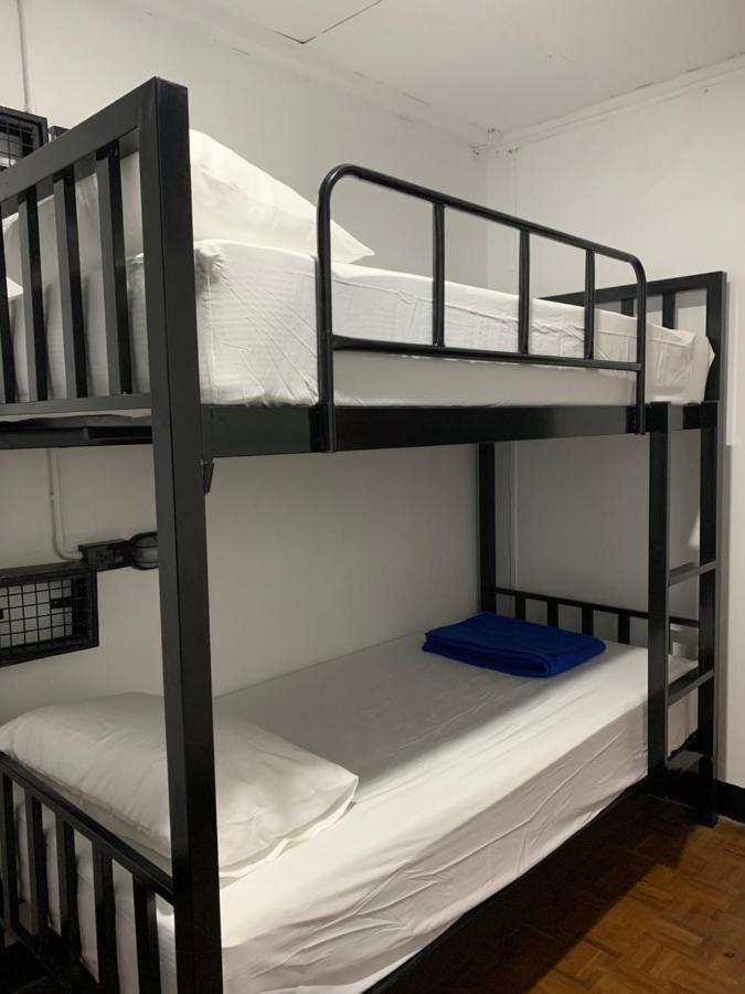 Revolution Hostel 치앙마이 외부 사진